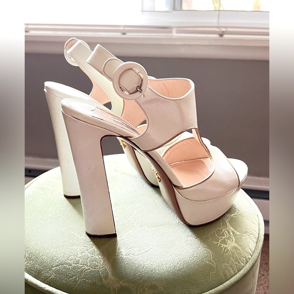 PRADA hot white patent leather heels with a champagne leather trim - size 9